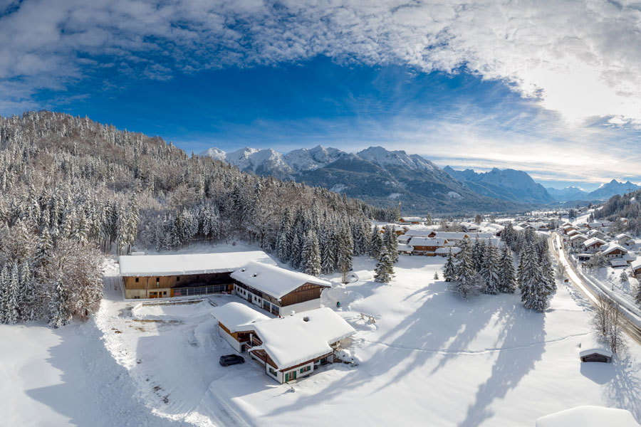 Berghof Wallgau im Winter (Luftbild)